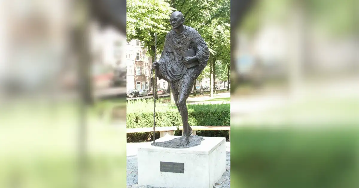Урок по смирение от Махатма Ганди